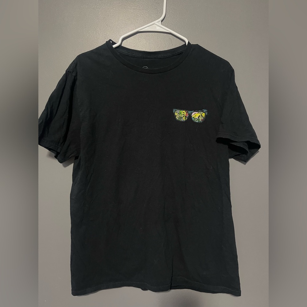 Smiley world tee size large